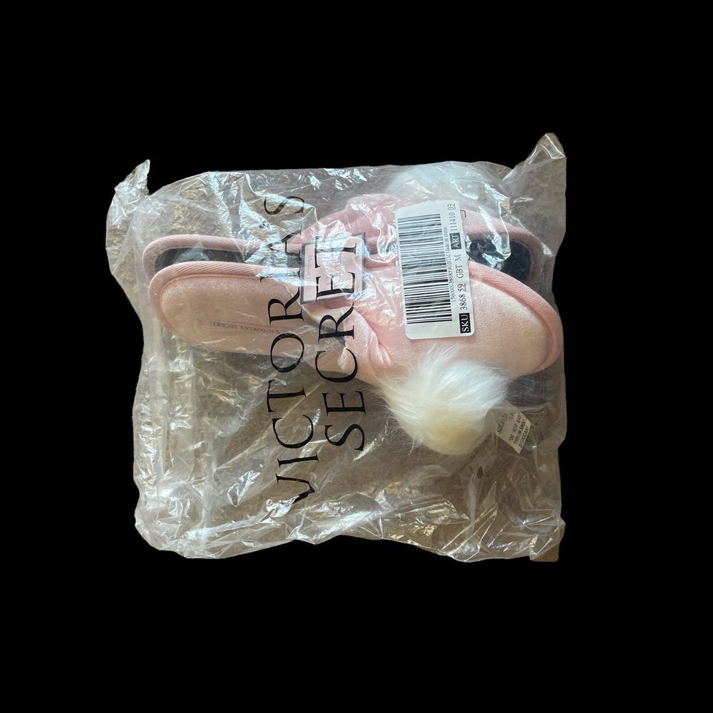 NWT Victoria's Secret Pink and White
Slippers